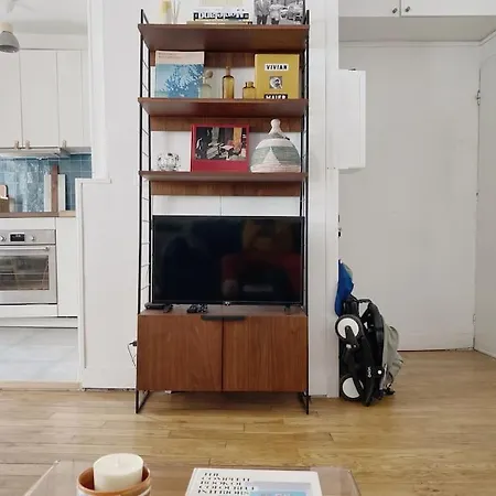 Apartment Le Bonheur Aux Buttes Chaumont Paris
