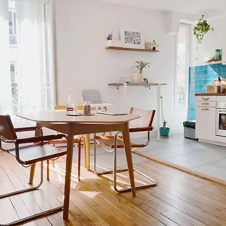 Le Bonheur Aux Buttes Chaumont Apartment Paris
